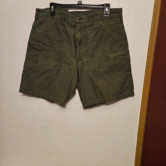 Mens shorts Olive VGC  L - Picture 1 of 2